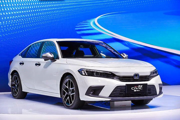 2026 Honda Civic Hybrid Review: The Perfect Daily Driver for $30,000 - article hero image